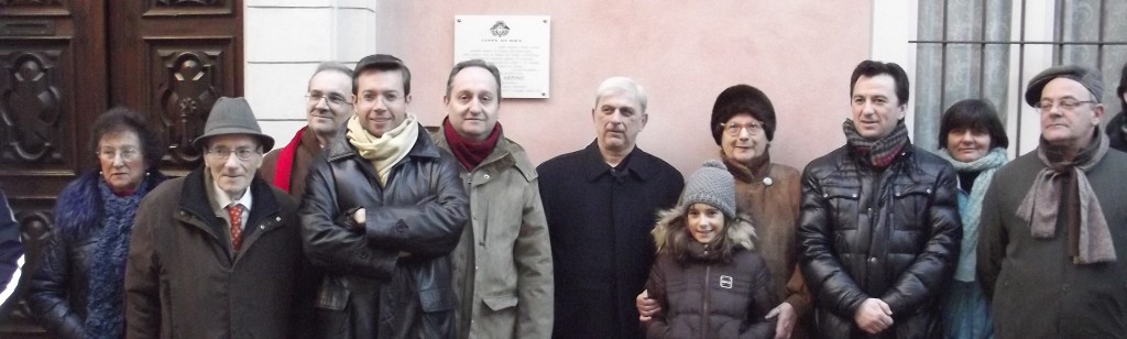 Scoprimento targa Giovanni Arpino - via Monte di pietà Bra