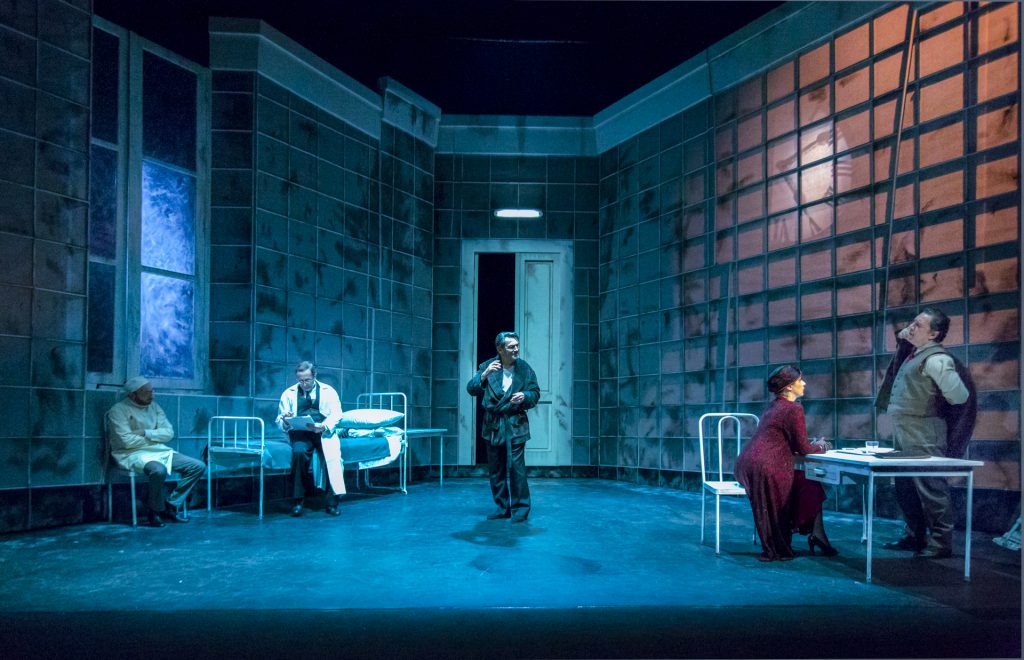 Teatro comunale di Narni UMBERTO ORSINI  "Il Giuoco delle Parti" di Luigi Pirandello con Alvia Reale, Michele Di Mauro, Flavio Bonacci .Regia Roberto Valerio Scene Maurizio Balò Costumi Gianluca Sbicca Light designer Pasquale Mari